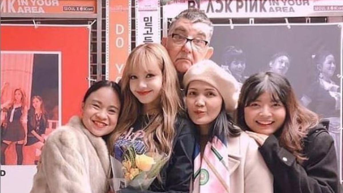 lisa-blackpink-pulang-kampung-merayakan-ulang-tahun