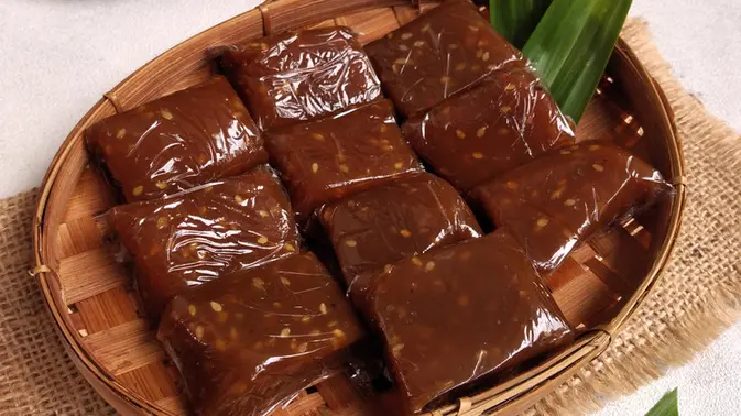 Dodol Ketan: Manisnya Tradisi dalam Selembar Gula