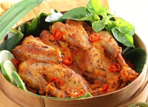 Ayam Cincane, hidangan khas Kalimantan Timur yang menggugah selera dengan bumbu rempah yang kaya