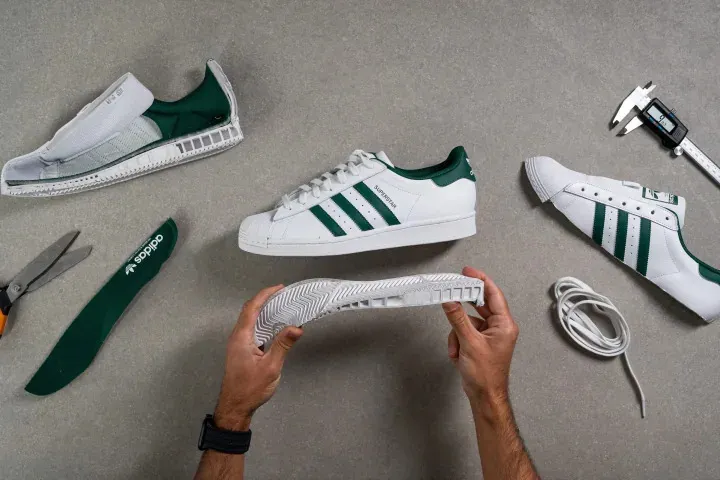 Sepatu Sneakers Populer