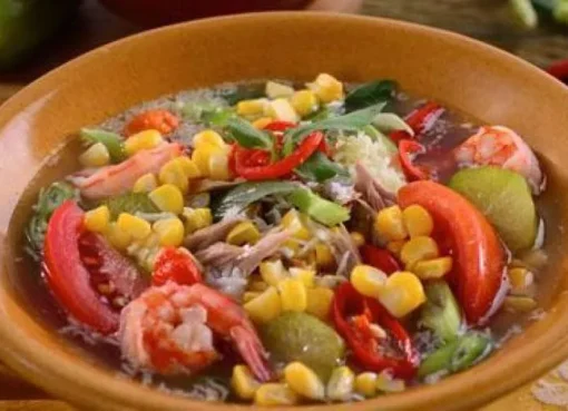 Binte Biluhuta khas Gorontalo, sup jagung segar dengan ikan dan rempah yang menggoda selera