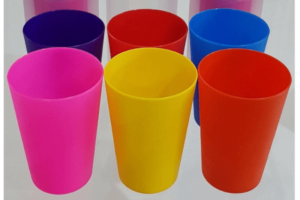 Gelas Plastik: Penggunaan, Dampak, dan Solusi