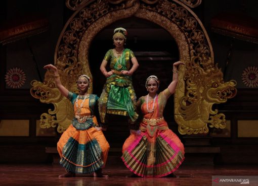 tarian Bharatanatyam