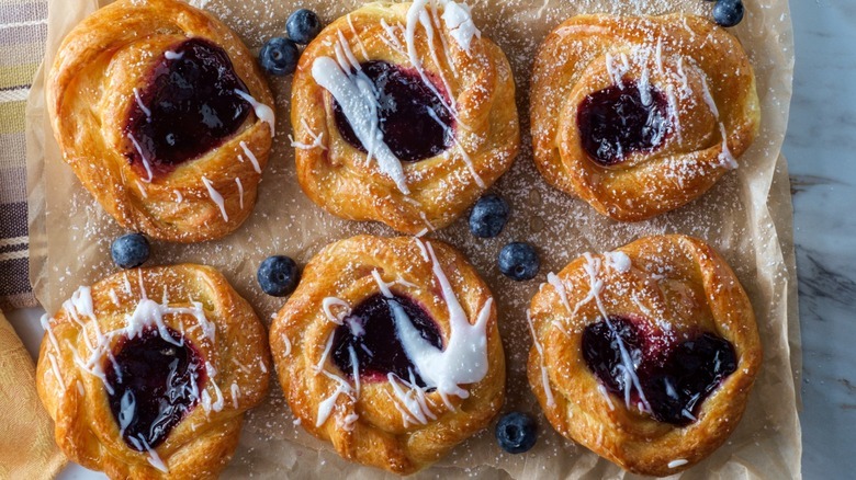 Facturas Pastry Manis