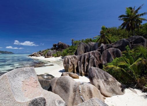 Pantai Anse: Keindahan Serene yang Cocok