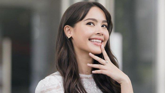 Yaya Urassaya Sperbund