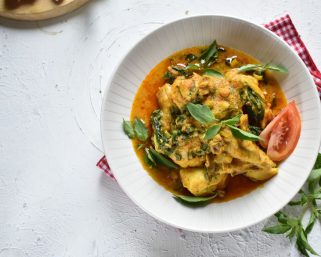 Ayam Woku Kemangi: Sensasi Pedas dan Harum dari Tanah Manado