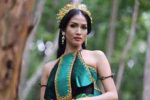 Aulia Sarah: Sosok Aktris Berbakat di Balik Karakter Ikonik yang Mencuri Perhatian