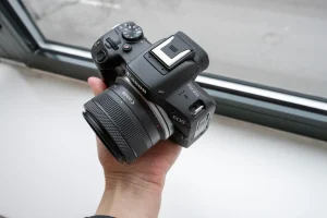 Canon EOS R50: Kamera Mirrorless Ringkas dengan Performa Besar untuk Kreator Modern
