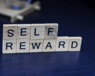 Self-Reward: Seni Menghargai Diri Sendiri Tanpa Rasa Bersalah