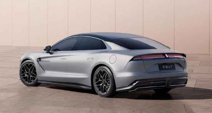 BYD Luncurkan Sedan Listrik