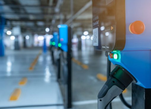 Peluang Cuan Bisnis Charging Mobil Listrik di Indonesia 2026