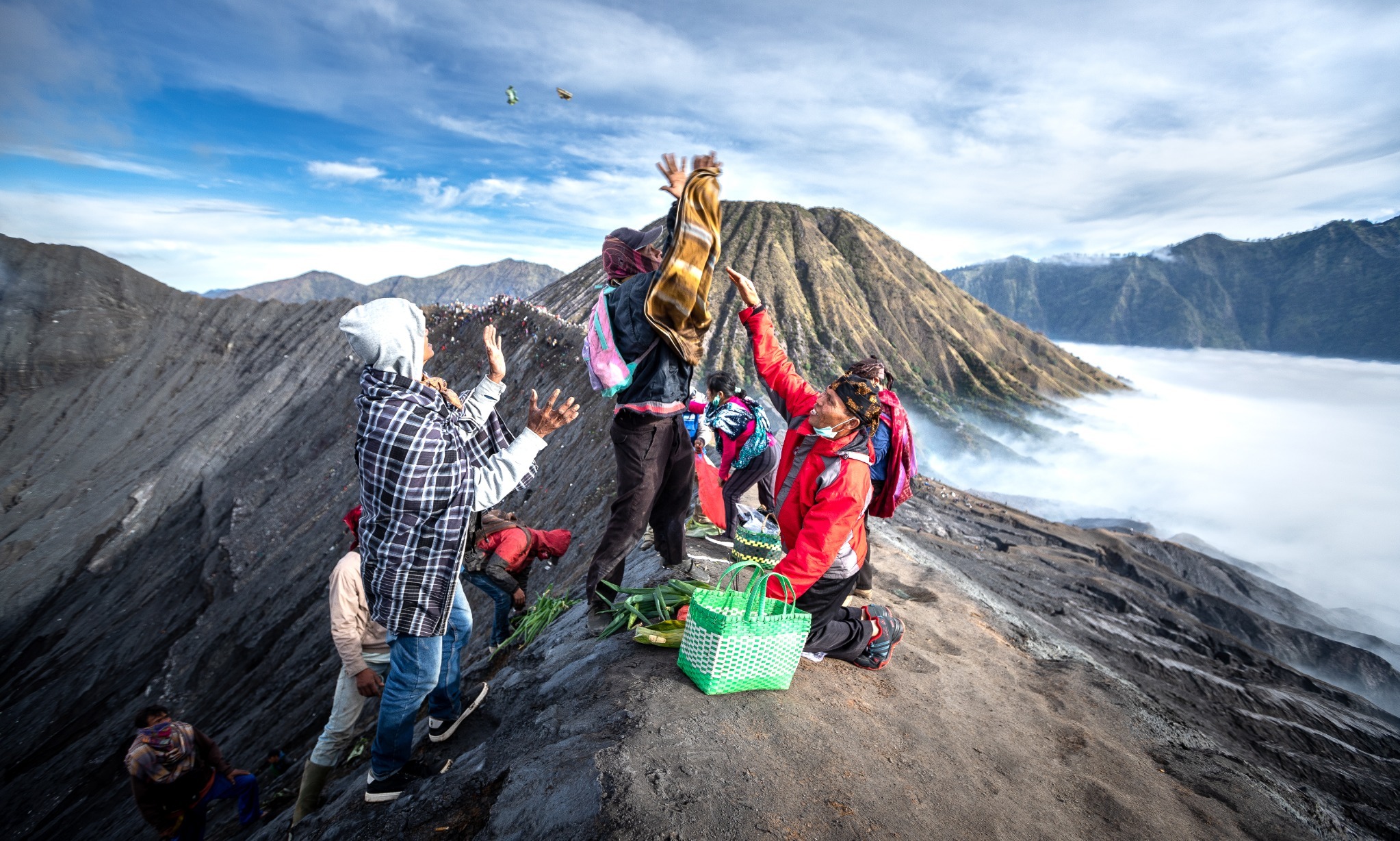 Makna Sosial di Balik Asap Belerang
