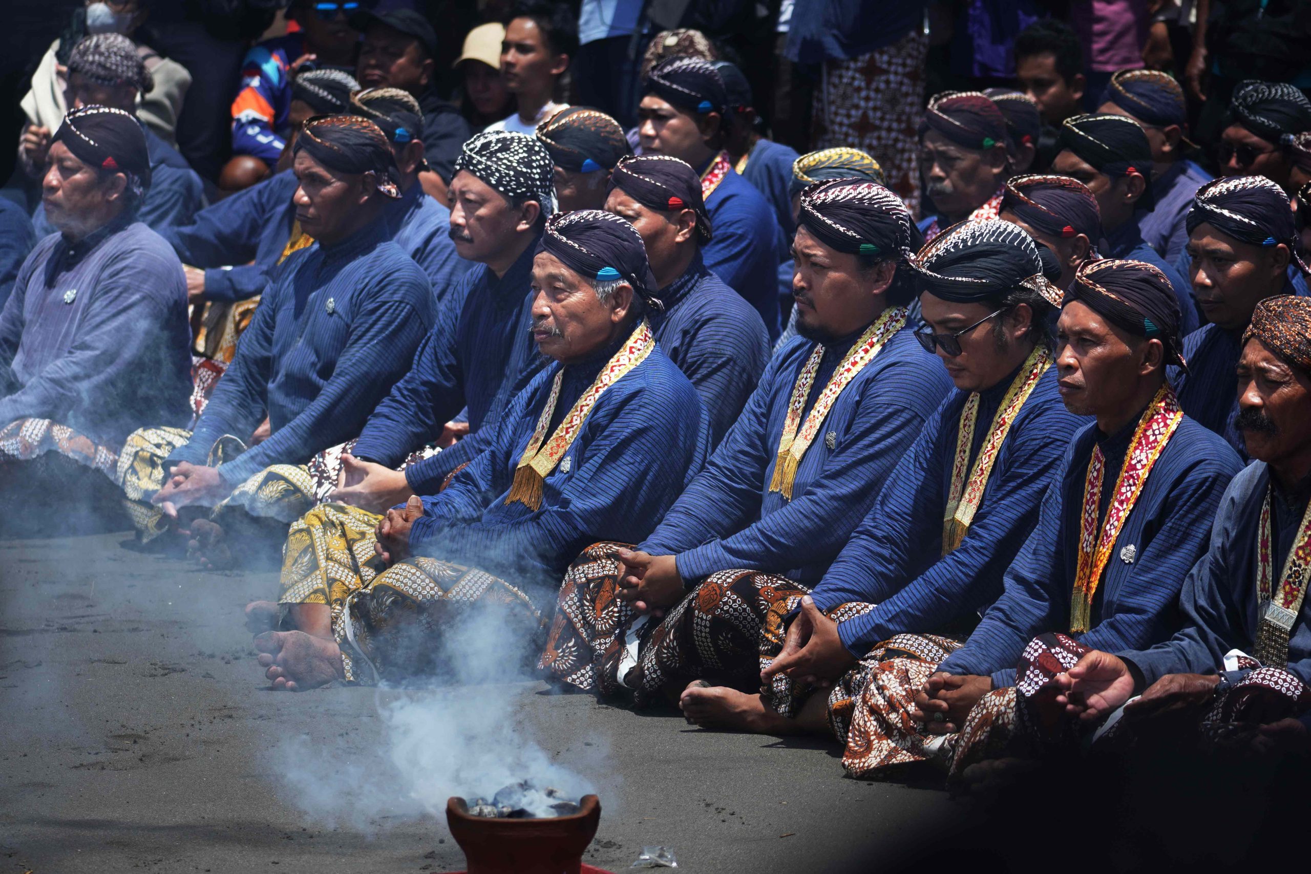 Tips Mengikuti Upacara Labuhan Parangkusumo