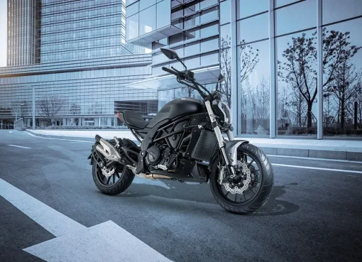 Mengulik Benelli 502C: Cruiser Italia yang Mencuri Perhatian