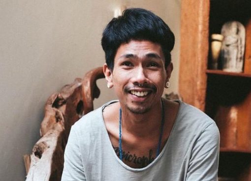 Pesona Ari Lesmana: Sang Musisi “Zona Nyaman” yang Tak Pernah Berhenti Berevolusi