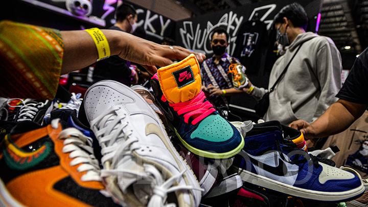 Tren Thrifting Sepatu yang Terus Berkembang