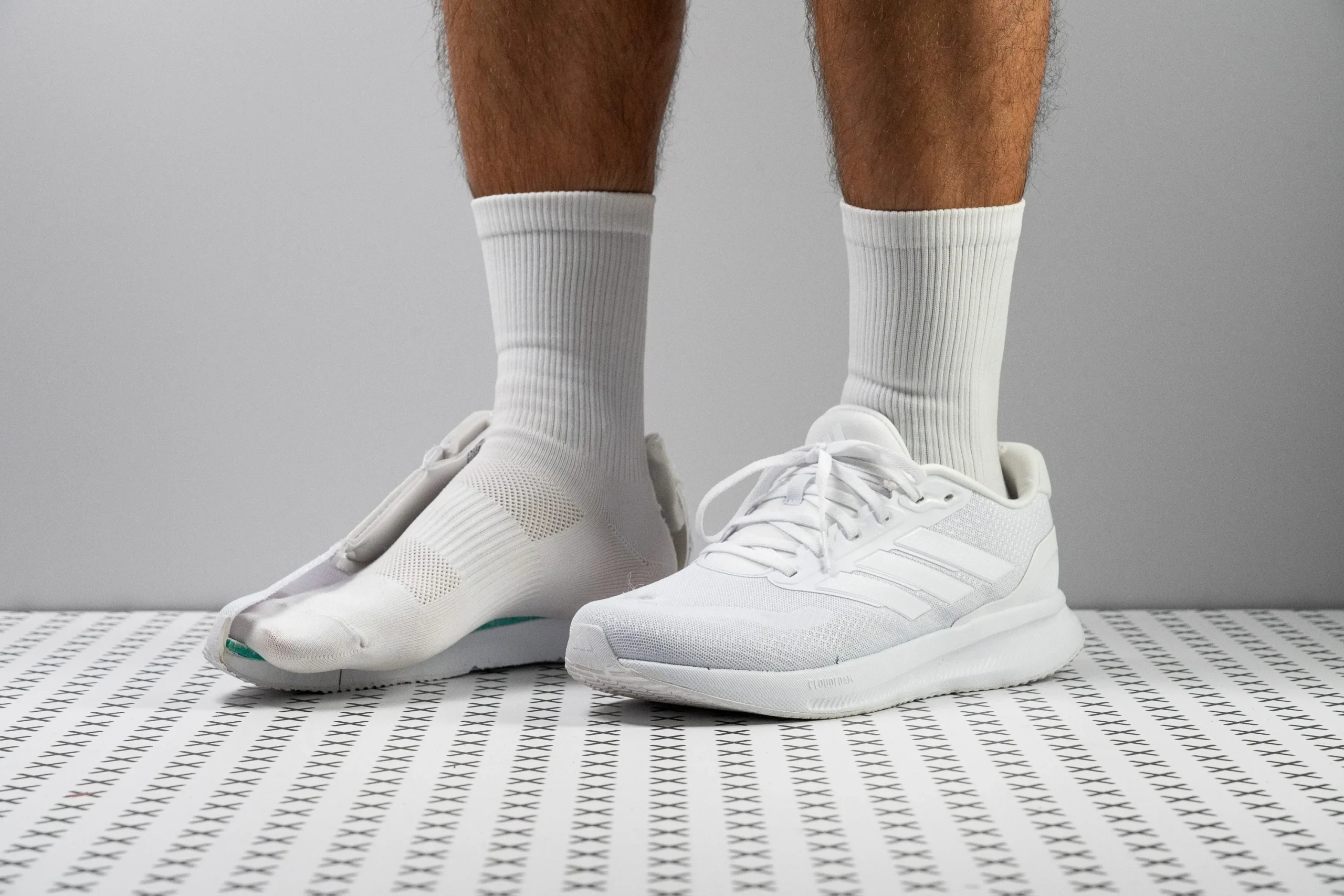 Desain Simpel adidas Runfalcon 5 yang Mudah Masuk ke Banyak Gaya