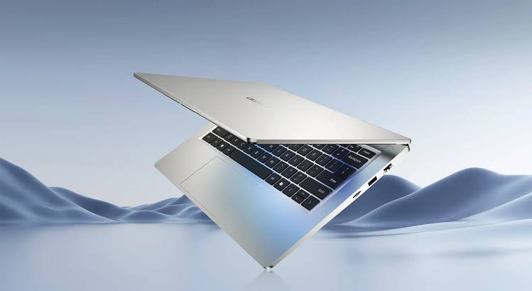 Laptop Tecno Megabook